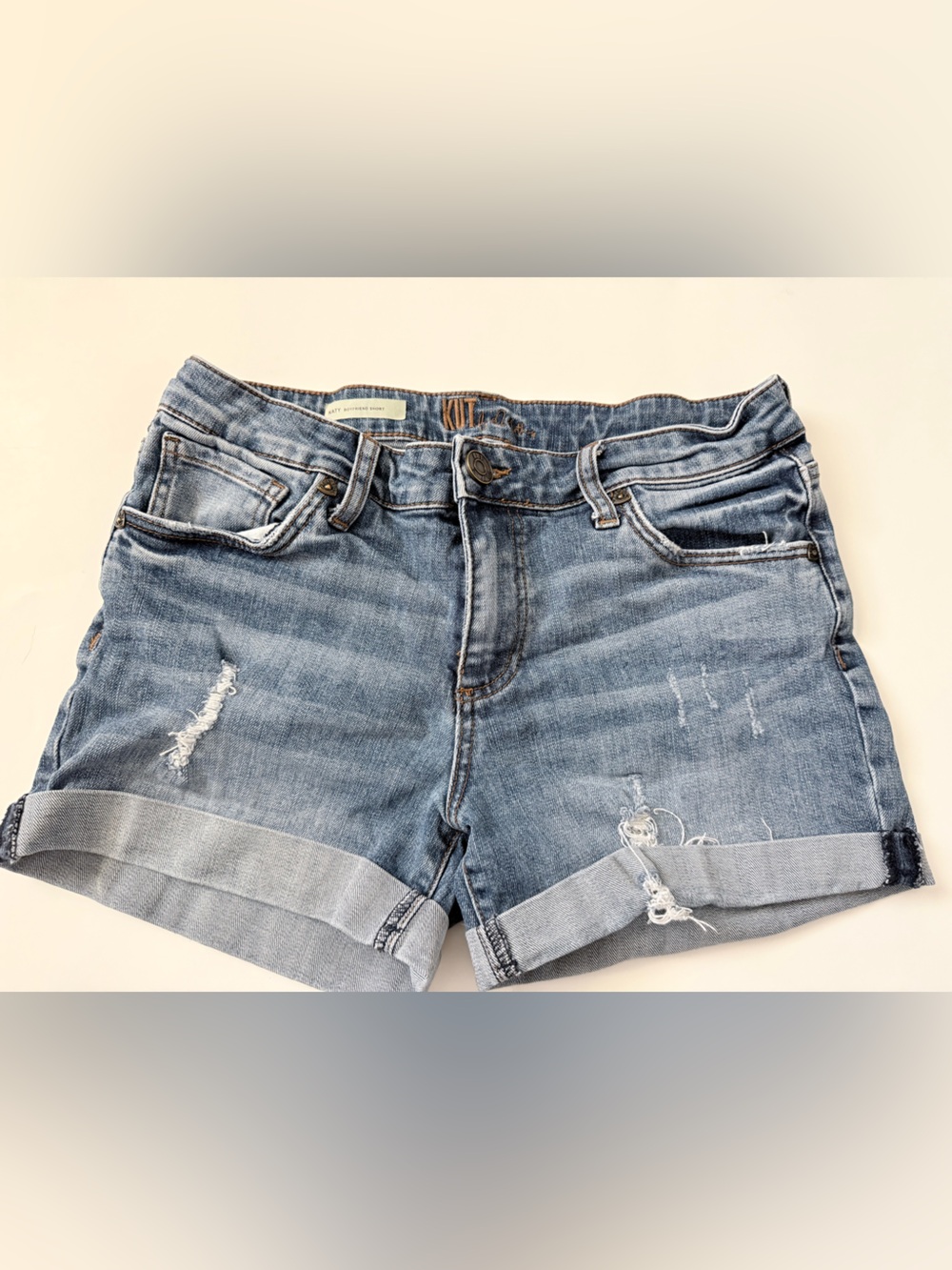 KUT from the Kloth Katy boyfriend Distressed Denim Roll-Cuff Shorts  size 6